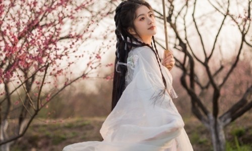 宝宝被呛到后有点咳嗽-【婴儿呛到拍背部的方法】小宝宝被呛到的视频 - 宝宝呛着时拍背的作用网